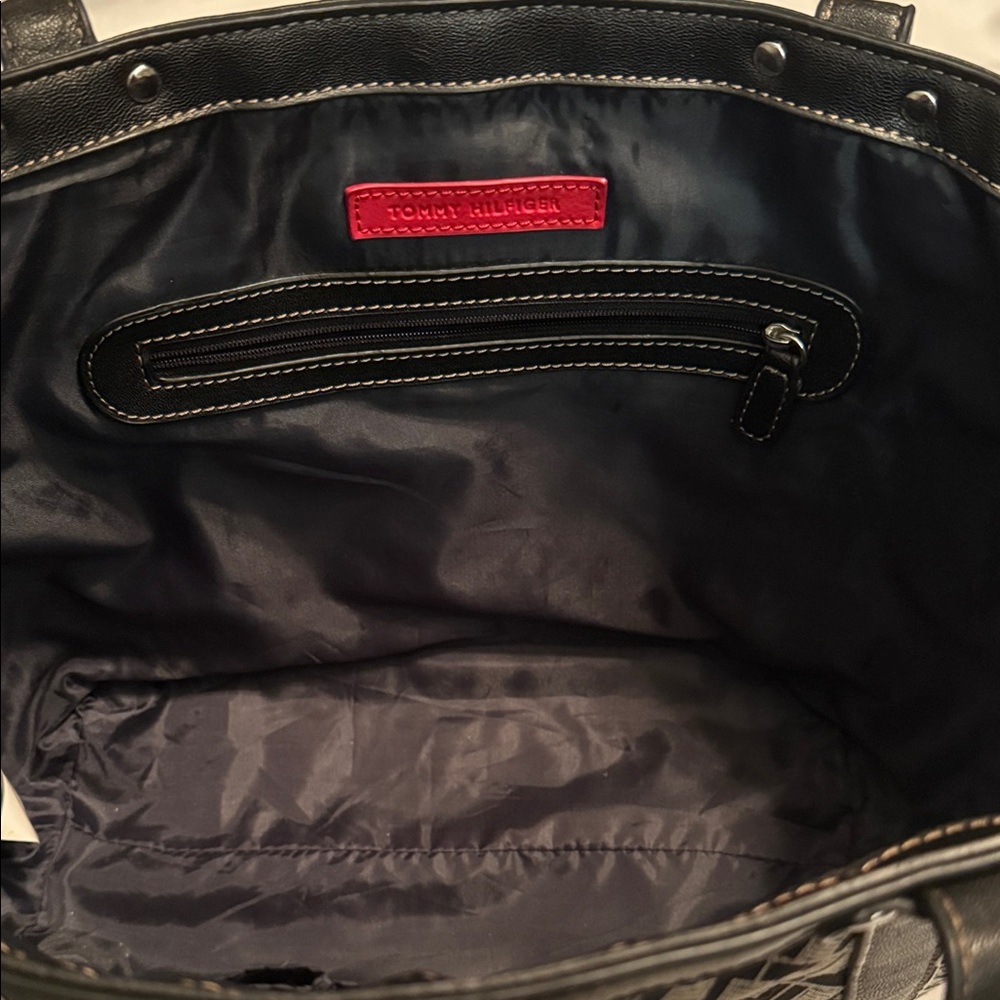 Tommy Hilfiger Black and Gray Patterned Tote - Picture 4 of 6